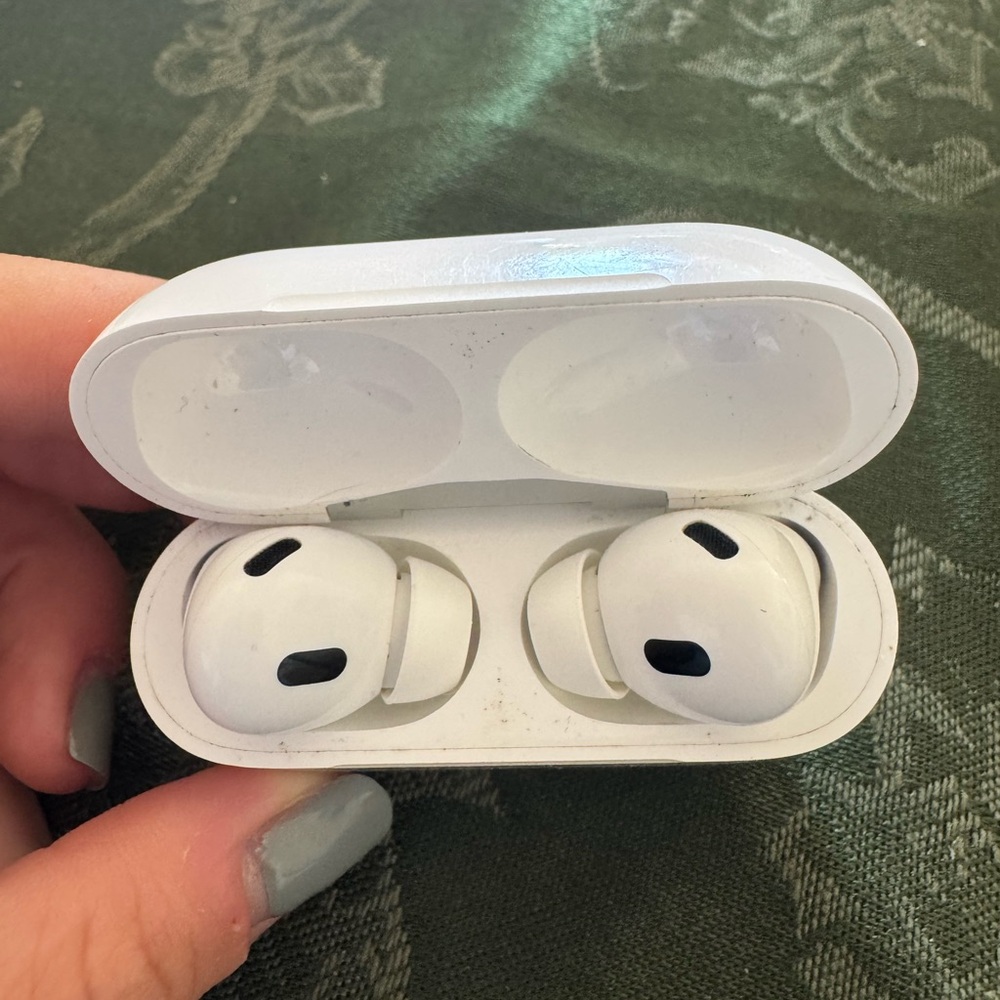 AirPods 3rd Generation - Picture 4 of 6